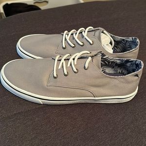 Tommy Bahama Gray Men’s 12 lace up shoes never worn